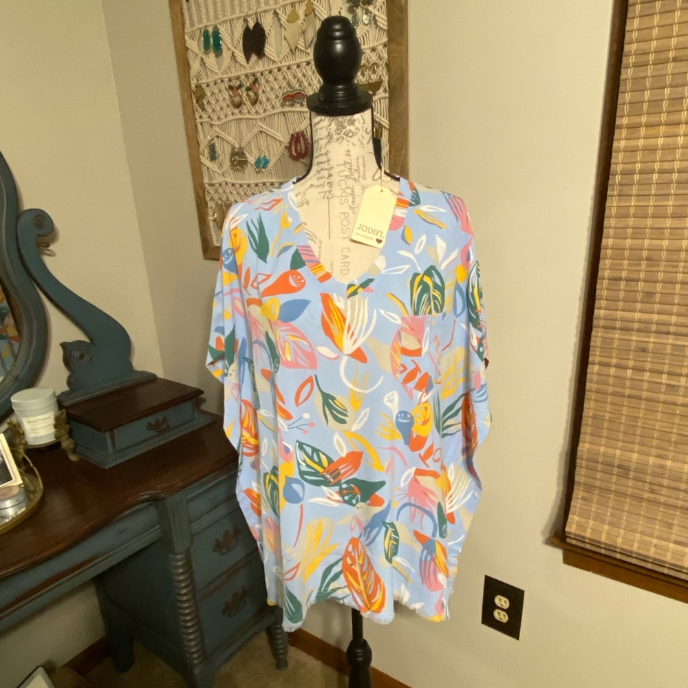 Jodifl Tropical V-Neck Top - Size Large